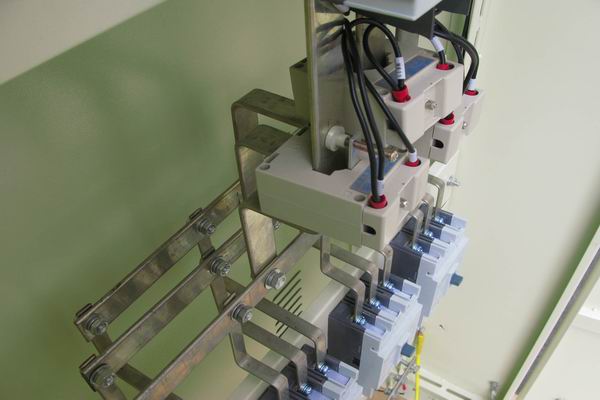 尼勒克配电柜-应急照明配电柜使用对工作人员的具